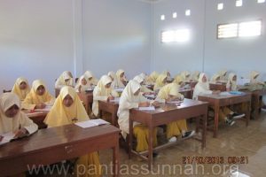 Suasana KBM Putri As-Sunnah