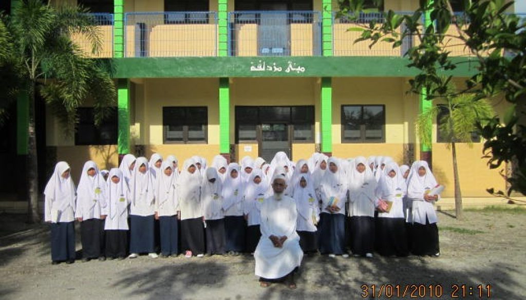 Pose Pimpinan dan Panti Asuhan putri As-Sunnah